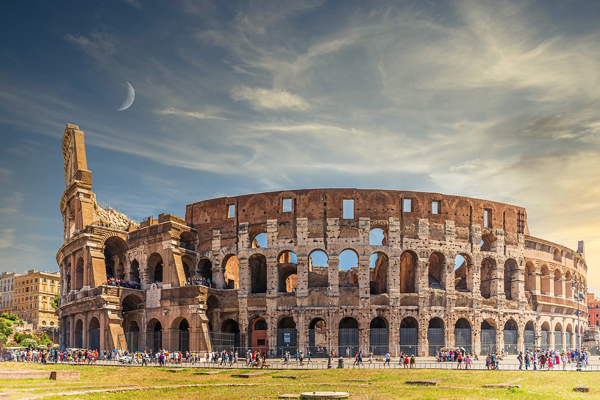 breathtaking-shot-colosseum-amphitheatre-located-rome-italy-min