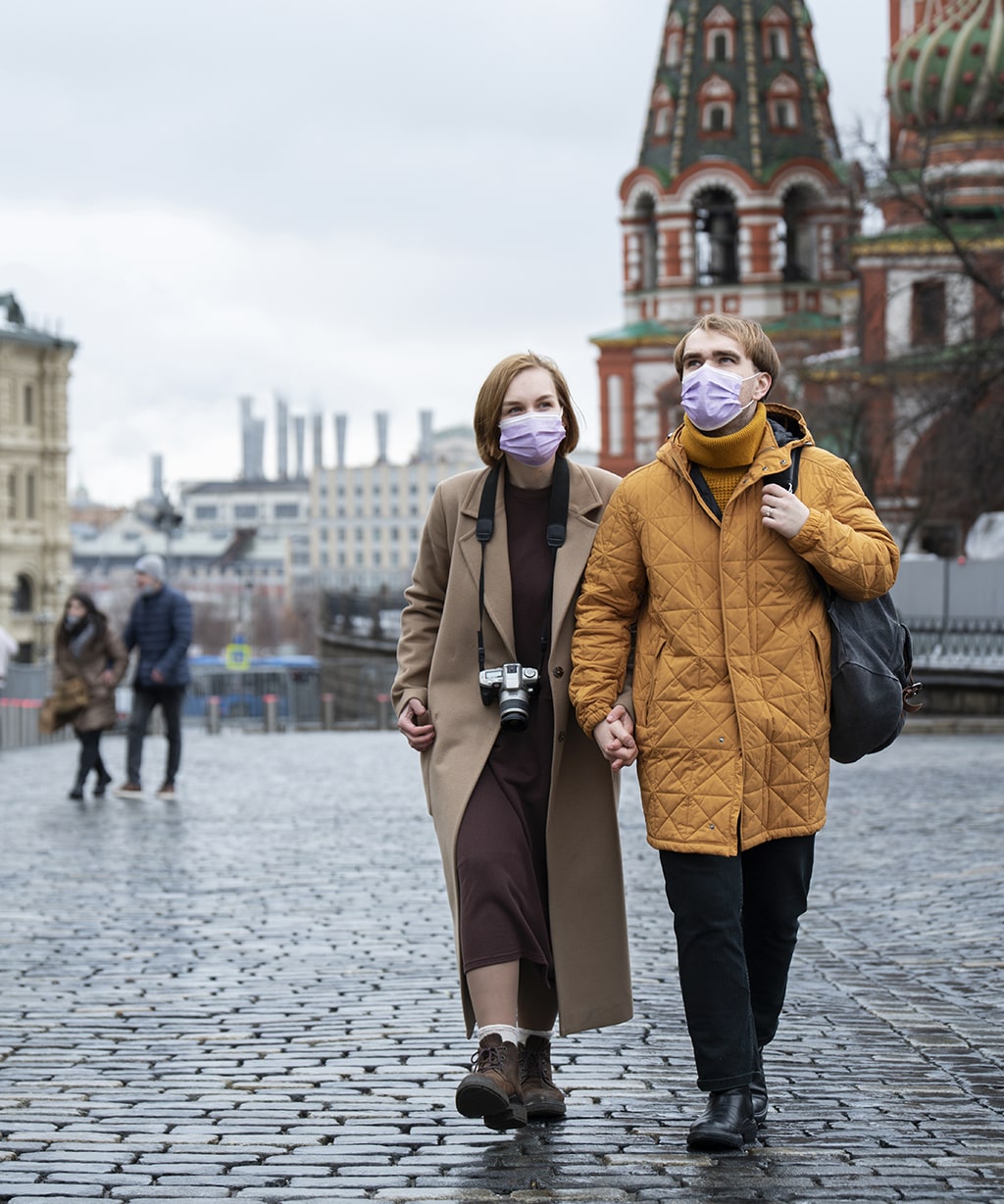 full-shot-couple-walking-together-min