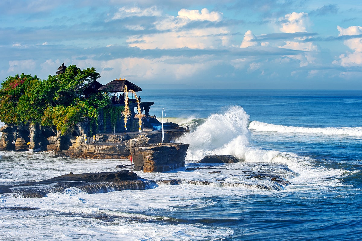 tanah-lot-temple-bali-island-indonesia-min
